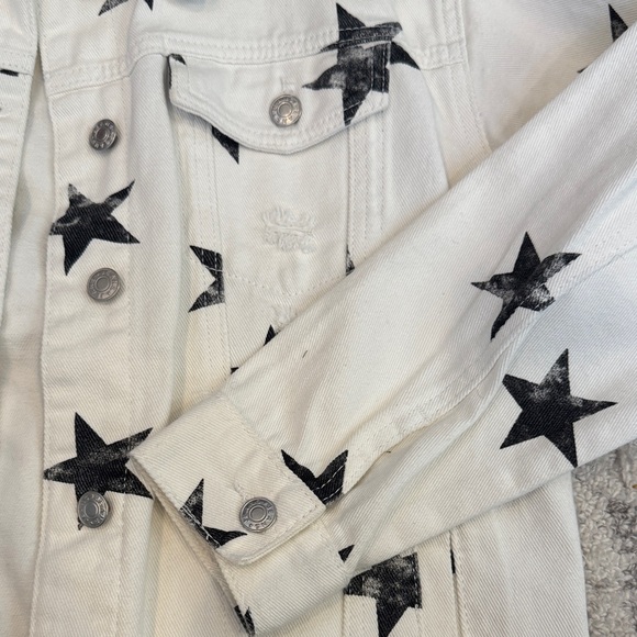 Star-Patterned women’s jean jacket~ adorable! - Picture 4 of 9